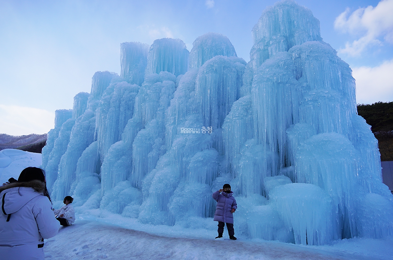 청양 얼음분수축제 현장 이미지 - 굿모닝충청