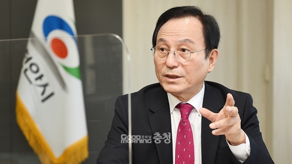 박상돈 천안시장은 1일 “2023년 새해, 위기를 넘어 다시 뛰는 원년으로 삼고 대한민국을 이끄는 중심도시 천안시대를 힘차게 열어나가겠다”고 밝혔다. (자료사진/ 굿모닝충청=채원상 기자)