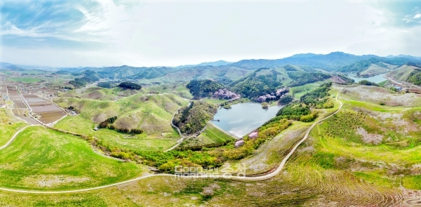 이완섭 서산시장이 5일 오전 시청 대회의실에서 가진 ‘새해 언론인과의 대화’를 통해 운산면 한우목장 웰빙 산책로 조성에 대한 기대감을 나타냈다. (자료사진: 서산시 제공/ 굿모닝충청=김갑수 기자)