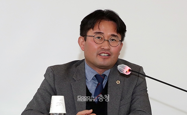 충남도가 추진 중인 산하 출자·출연기관(공공기관) 통·폐합과 관련 후폭풍이 거세다. 공공기관 통·폐합이 현실성 없는 산출 근거를 바탕으로 결정됐다는 주장이 나온 것. (자료사진=충남도의회 누리집 갈무리/굿모닝충청 이종현 기자)