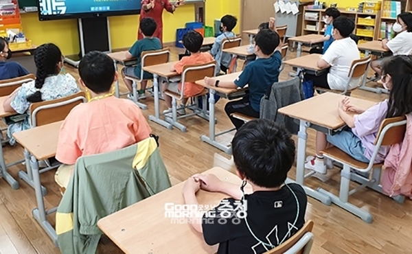 학급 내 밀집도 완화와 더 나은 교육환경 제공을 위해 학급 당 학생 수도 감축한다. (자료사진=본사DB/굿모닝충청 이종현 기자)