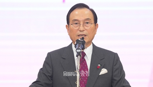 박상돈 천안시장은 9일, 성환 종축장 최첨단 국가산업단지 건설과 관련 “원래 1월 초 결정될 계획이었으나 지금으로 봐서는 2월 중순 정도로 늦춰질 것으로 보인다”며 (다만) 큰 틀에서 저희가 희망하는 범위를 벗어나지는 않을 것으로 기대하고 있다“고 말했다. (천안시 제공/ 굿모닝충청=김갑수 기자)