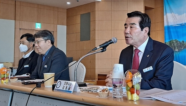 김 시장은 “생활환경과 지역경제가 결합한 활기찬 자원순환형 스마트도시의 모습을 갖춤으로써 대전환의 파고를 슬기롭게 넘어, 지방소멸의기를 극복하고 활력이 넘치는 ‘소생의 땅’ 보령으로 나아갈 것