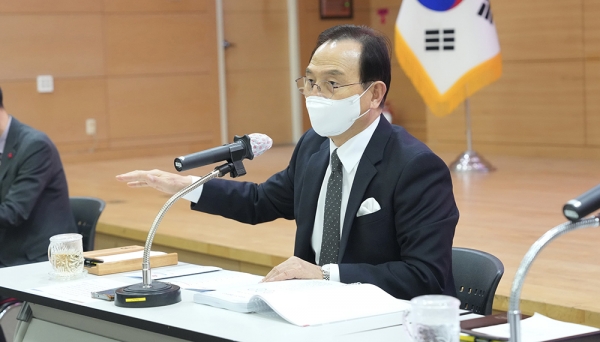 박 시장은 12일 오전 시청 대회의실에서 열린 주요업무보고회에서도 기부시책에 대해 민감하게 반응하면서, 적극적으로 대응할 것을 반복해서 주문했다. 사진=천안시 제공/굿모닝충청 박종혁 기자