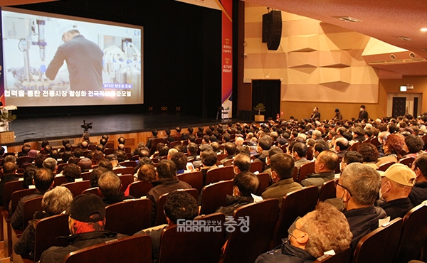 최 군수는 예산상설시장 내 빈 점포들이 백 대표 손을 거쳐 맛집으로 탈바꿈, 9일 문을 연 사실을 언급하며 군민들의 관심을 당부했다. (굿모닝충청 이종현 기자)