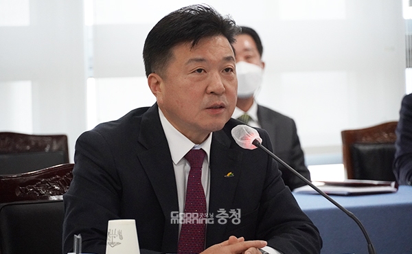 최재구 예산군수는 17일 “오늘은 예산 역사에 큰 획이 그어진 날”이라며 “앞으로도 충남도와 보조를 맞추겠다”고 말했다. (사진=굿모닝충청 이종현 기자)