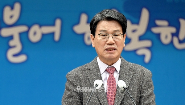 김돈곤 청양군수가 비봉산단에 대한 특정 언론의 잇따른 문제 제기에 대해 불편한 심정을 드러냈다. 그러면서 김 군수는 행정 차원의 분명한 대응을 예고했다. (청양군 제공/ 굿모닝충청=김갑수 기자)