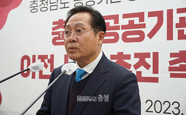 충남도가 경영 효율화를 이유로 공공기관 통·폐합과 함께 본원의 내포신도시 이전을 추진하고 있는 가운데, 이에 대한 찬성의 목소리가 나와 눈길을 끌고 있다. (신동현 충남중소기업연합회장. 사진=굿모닝충쳥 이종현 기자)