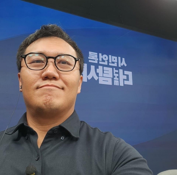 리포액트 허재현 기자가 최근 당 안팎으로 퇴진 요구를 받고 있는 이재명 더불어민주당 대표를 향해 “버티시라