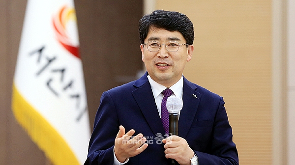 맹정호 전 서산시장이 이른바 ‘찍소리’를 소환하고 나섰다. (자료사진: 굿모닝충청=김갑수 기자)