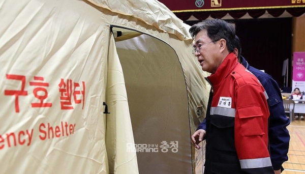 김태흠 충남지사가 홍성군 서부면 일원 산불에 대한 특별재난지역 요청 검토를 지시했다. (충남도 제공/ 굿모닝충청=김갑수 기자)