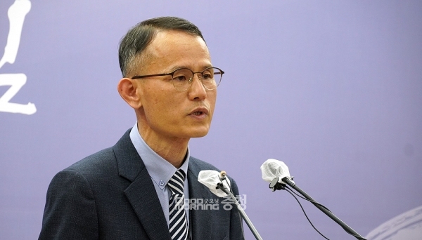 충남도가 국토교통부에 합동임대청사 건축을 건의 중인 것으로 18일 확인됐다. (브리핑을 진행 중인 송무경 공공기관유치단장/ 굿모닝충청=이종현 기자)