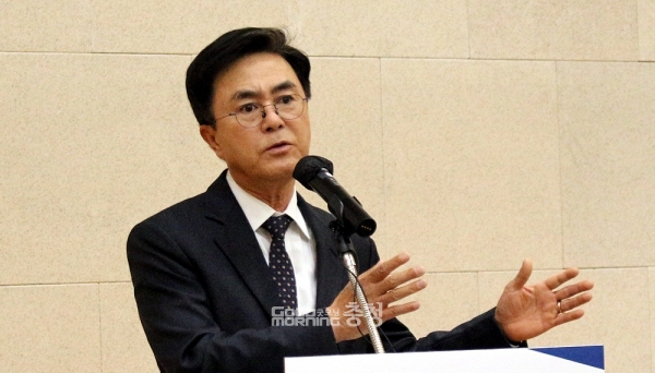 김태흠 충남지사가 27일 오전 한덕수 국무총리와 만나 화력발전소 폐쇄지역 특별법 재정 등을 강력 촉구한 것으로 전해졌다. (굿모닝충청=김갑수 기자)