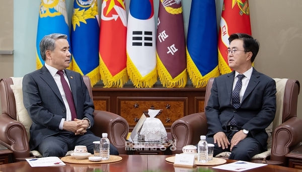 지난 24일 서울 용산에서 이종섭 국방부 장관과 만나 육군사관학교와 함께 국방 관련 5개 기관의 충남 이전·신설 필요성을 전달하고 온 김태흠 지사는 “국방미래기술센터(센터) 논산 신설 확답을 받아냈다”고 강조했다. (충남도 제공/ 굿모닝충청=김갑수 기자)