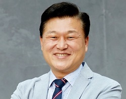 신용한 전 대통령직속 청년위원장