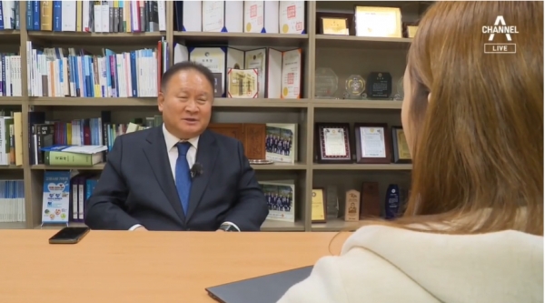 7일 채널A와의 인터뷰에서 더불어민주당 탈당을 암시한 이상민 의원.(출처 : 채널A 뉴스 영상 갈무리/굿모닝충청 조하준 기자)