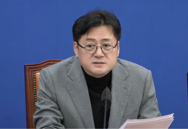 더불어민주당 홍익표 대표는 14일, 