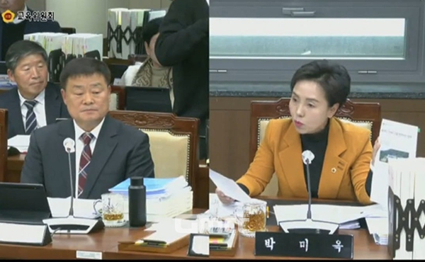 김지철 충남교육감의 공약 일환으로 추진 중인 충남과학고 재구조화와 관련 충남도의회 교육위원회 박미옥 의원(국민·비례)이 이전설에 불쾌감을 드러냈다. 17일 충남교육청 대상 행정사무감사를 통해서다. (왼쪽부터 이병도 충남교육청 교육국장, 박미옥 충남도의원. 사진=중계화면 갈무리/굿모닝충청=이종현 기자)