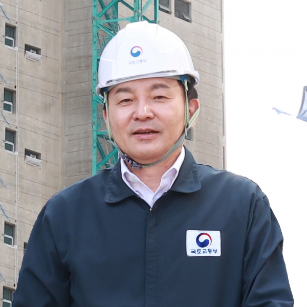 최근 언론 보도를 통해 내년 총선에 이재명 더불어민주당 대표 지역구인 인천 계양구 을에 출마할 것이라 밝힌 원희룡 국토교통부 장관.(출처 : 원희룡 장관 페이스북 프로필)