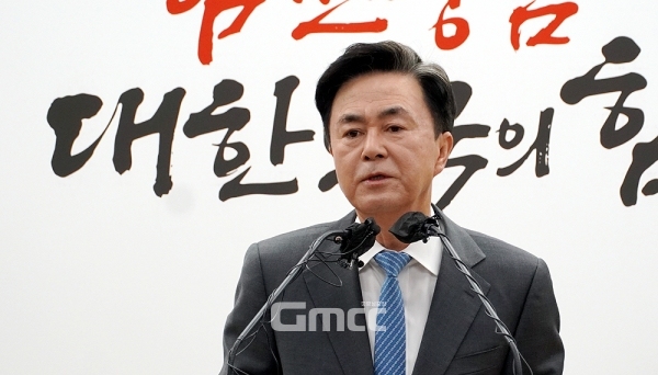 김태흠 충남지사가 윤석열 대통령을 한껏 띄웠다. 역대 대통령 중 그 누구보다 지역의 문제에 대한 해결책을 고민하고 있다는 것이다. (굿모닝충청=이종현 기자)