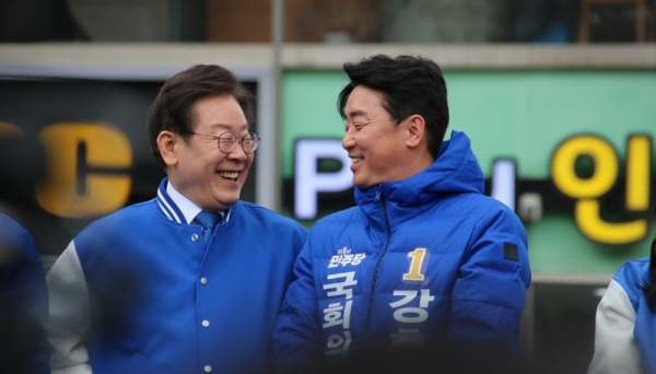 강훈식 더불어민주당 국회의원(충남 아산을)도 “다른 건 모르겠고 대파 이야기는 해야겠다”며 “이 정권은 잡으라는 물가는 안 잡고 사람만 쥐 잡듯 잡고 있다”고 거들었다.(사진=강 의원 캠프 제공/굿모닝충청 박종혁 기자)