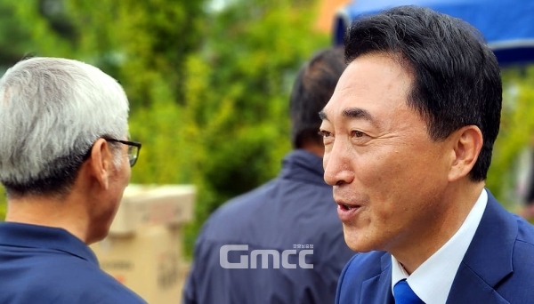 더불어민주당 박수현 국회의원 당선인(충남공주·부여·청양)은 17일 윤석열 대통령을 겨냥 “마지막 변화의 기회인데 국정 방향은 옳다고 또 옹고집을 부리고 있는 것”이라고 말했다. (자료사진: 페이스북/ 굿모닝충청=김갑수 기자)