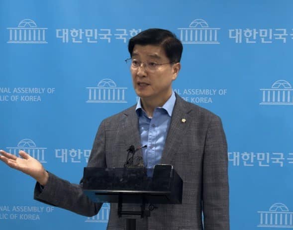 더불어민주당 이해식 수석대변인의 모습.(사진 출처 : 이해식 의원 페이스북)