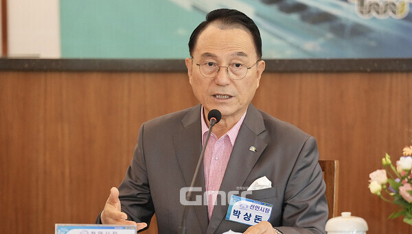박상돈 대표는 “13개 시·군과 소속 국회의원이 함께 협력해 사업을 성공적으로 추진될 수 있도록 노력하겠다”고 밝혔다. (천안시 제공)