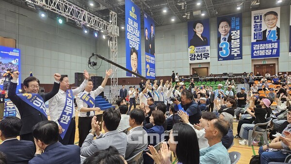 민주당은 11일 오후 대전 서구 배재대학교 스포렉스홀에서 민주당 대전‧세종 권리당원 대상 당대표, 최고위원 선거를 진행했다. (사진=신성재 굿모닝충청 기자)
