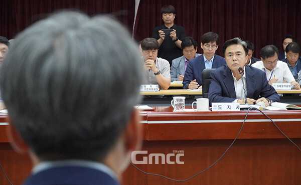 김태흠 충남지사는 12일 “충남연구원은 대수술을 해도 안 될 환자”라고 말했다. (사진=굿모닝충청 이종현 기자)