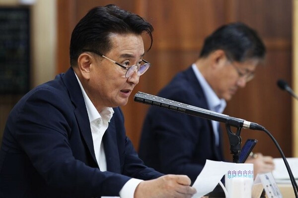 김영환 충북도지사가 12일 최근 충북도 출자·출연 기관 등 산하기관장에 대한 공직기강 관련 보도에 대해 엄중하고 공정한 처리를 지시했다. 사진=충북도/굿모닝충청 김종혁 기자