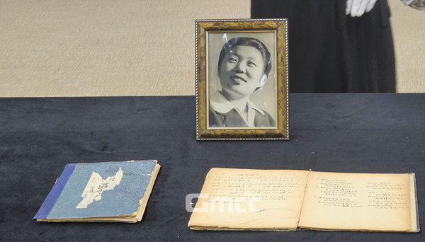 독립기념관(관장 김형석)이 14일 밝은누리관에서 애국창가집 '망향성'을 최초로 공개했다.(사진=굿모닝충청 박종혁 기자)