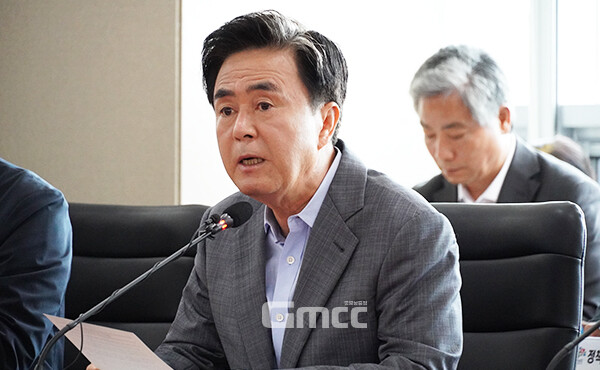 김태흠 충남지사가 청양군 지천댐 건설과 관련 주민들과의 적극 소통을 지시했다. (사진=굿모닝충청 이종현 기자)