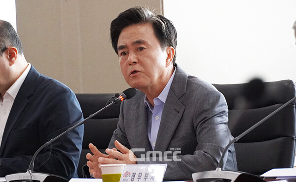 김태흠 충남지사가 도시리브투게더 특별공급 비율 확대와 관련 “힘쎈충남 대한민국의 힘이라는 슬로건에 맞는 성과”라고 말했다. (사진=굿모닝충청=이종현 기자)