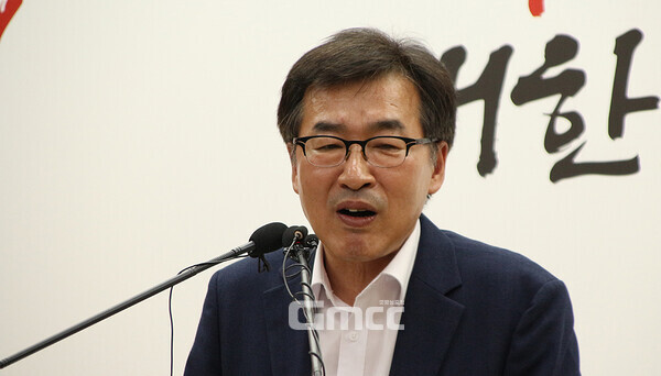 전형식 충남도 정무부지사는 28일 청양 지천댐 건설 논란과 관련 “하루아침에 될 게 아니다”며 “댐 건설까지는 한 10년은 걸릴 것”이라고 말했다. (굿모닝충청=김갑수 기자)