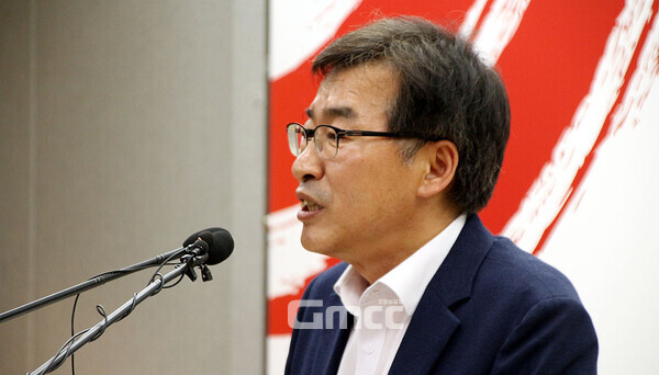 충남도가 2025년도 정부예산안 10조7798억 원을 확보한 것으로 나타났다. (브리핑을 진행 중인 전형식 정무부지사/ 굿모닝충청=김갑수)