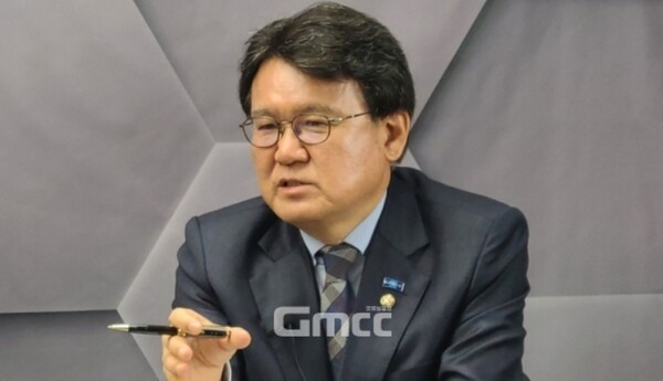 조국혁신당 원내대표인 황운하 대전시당 위원장은 지난달 22일 대전역 성심당 입점수수료 문제를 비롯해 코레일유통(주)의 과도한 이익을 제한하는 내용의 ‘한국철도공사법 일부개정안’을 발의했다.(사진=굿모닝충청 자료)