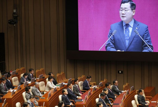  4일 국회 본회의장에서 더불어민주당 박찬대 대표가 교섭단체 연설을 하고 있다. 박 원내대표는 이날  '의료대란 해결을 위한 여·야·의·정 비상협의체'를 제안했다. (사진=연합뉴스) 