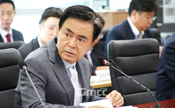 김태흠 충남지사의 민선8기 공약 중 추진이 지연되거나 임기 내 이행이 어려운 사업이 33건인 것으로 나타났다. (굿모닝충청=이종현 기자)