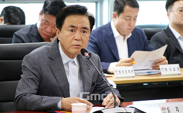 김태흠 충남지사가 가뭄 관심 단계에 진입한 보령댐을 언급하며 청양군 지천댐 건설 필요성을 피력했다. 9일 오전 도청 중회의실에서 진행된 66차 실국원장회의를 통해서다. (굿모닝충청=이종현 기자)