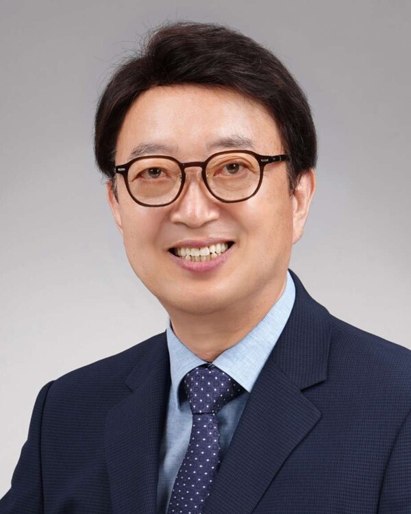 11일 전남 영광군수 재선거 조국혁신당 후보로 공천을 받은 장현 전 호남대학교 교수.(사진 출처=네이버 프로필)