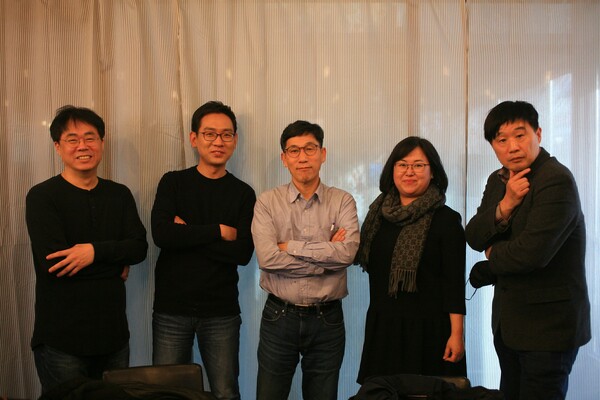 이른바 조국흑서 저자 5인방인 김경율, 강양구, 진중권, 권경애, 서민. 문재인 정부 시절엔 마치 정의의 사도인 양 날뛰었던 이들은 윤석열 정부 치하에선 입을 꾹 닫는 비겁한 '강약약강' 태도를 보이고 있다.(출처 : 세상을 바꾸는 시민언론 민들레)