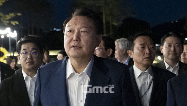 장동혁 국민의힘 최고위원(충남보령·서천)은 25일, 전날 이뤄진 윤석열 대통령과 국민의힘 지도부 만찬 회동과 관련 “곧바로 식사를 했기 때문에 현안에 대해 논의할 수 있는 기회는 따로 없었다”고 말했다. (대통령실 홈페이지: 맨 우측이 장동혁 최고위원/ 굿모닝충청=김갑수 기자)