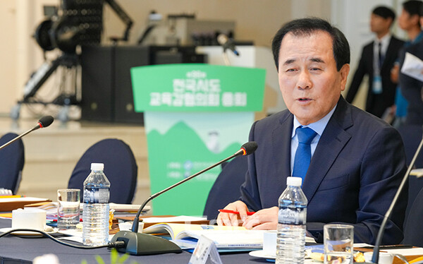 교육재정 감소가 예상되자 김지철 충남교육감이 전국 시‧도교육감들에게 공동대응을 호소하고 나섰다. (사진=충남교육청 제공/굿모닝충청=이종현 기자)