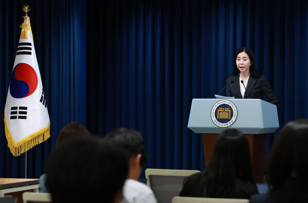 정혜전 대통령실 대변인이 2일 서울 용산 대통령실 청사에서 현안 브리핑을 하고 있다.(사진 출처=연합뉴스)