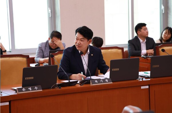 더불어민주당 복기왕 의원 (사진=의원실 제공)