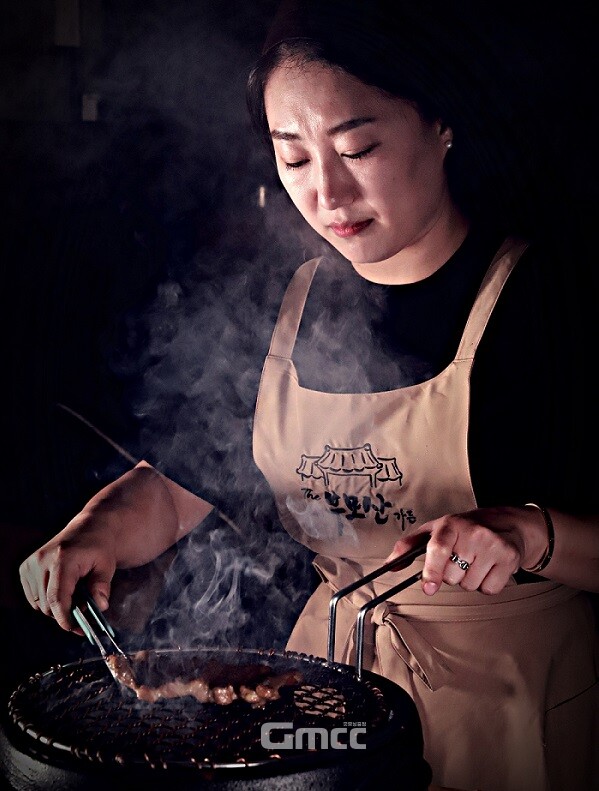 30년 갈비 맛집 부모산가든의 갈비를 '갈비밀키트'로 개발한 김효정 대표. 사진=김효정/굿모닝충청 김종혁 기자