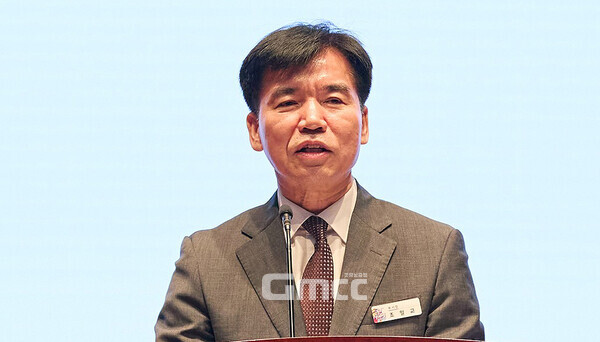 조일교 아산시장 권한대행은 10일 “조그마한 실수로도 ‘시장이 없어서 공직자들의 마음이 헤이해졌다’는 얘기가 나올 수 있다”며 “그렇게 된다면 책임을 묻지 않을 수 없다”고 말했다. (아산시 제공/ 굿모닝충청=김갑수 기자)