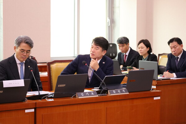 국정감사 질의중인 더불어민주당 문진석 의원(사진=의원실)