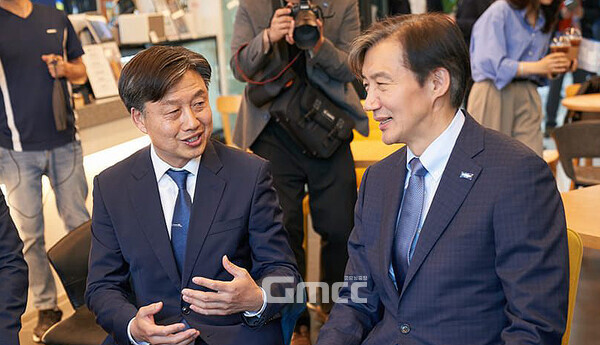 내년 4월 치러지는 아산시장 재선거가 더불어민주당과 국민의힘 ‘1대 1구도’로 진행되지 않을 가능성이 조심스럽게 점쳐지고 있다. (페이스북 자료사진: 왼쪽부터 조국혁신당 이공휘 충남도당 위원장, 조국 대표/ 굿모닝충청=김갑수 기자)